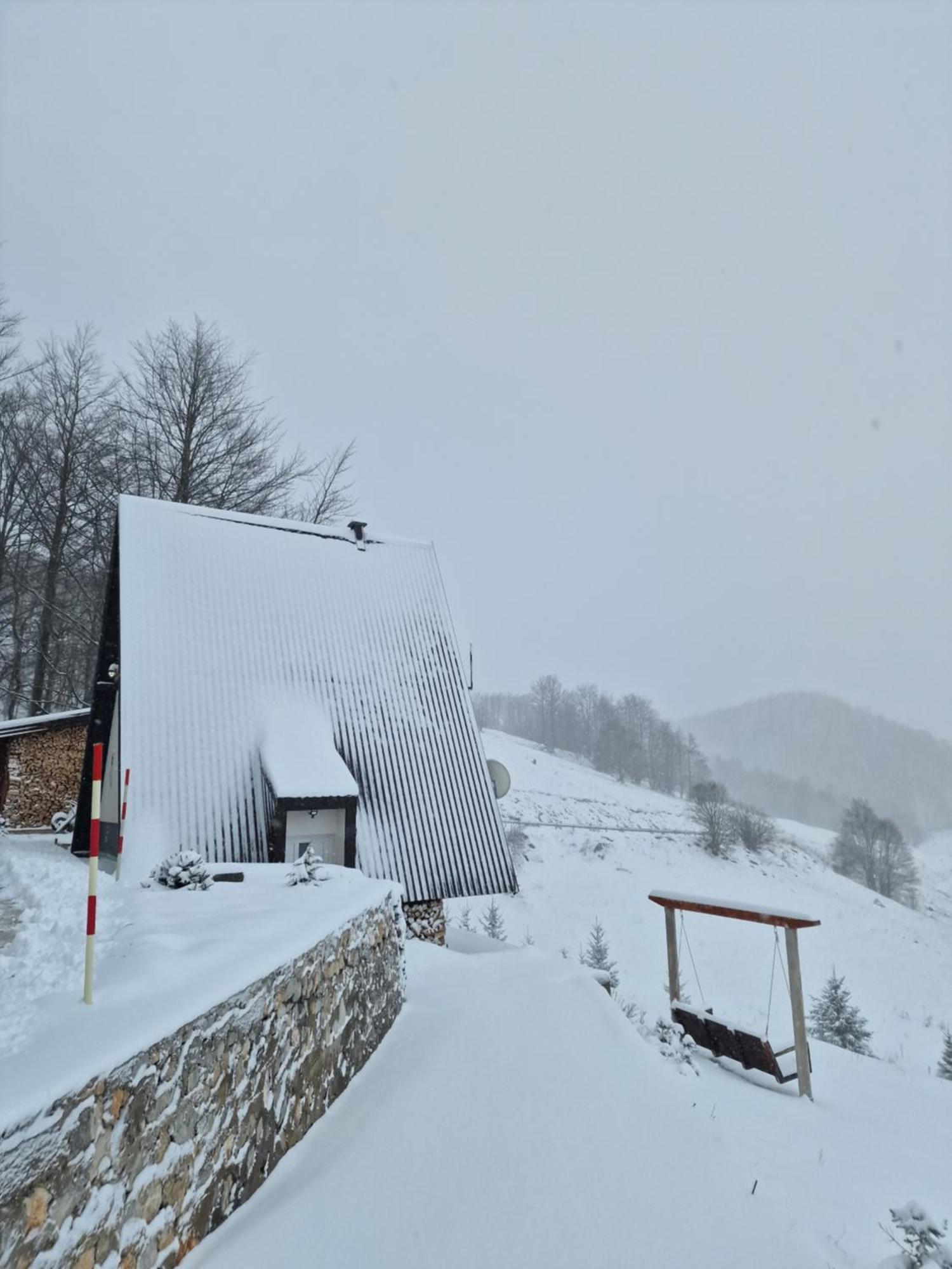 Weekend House Nest Semesterbostad Bjelašnica